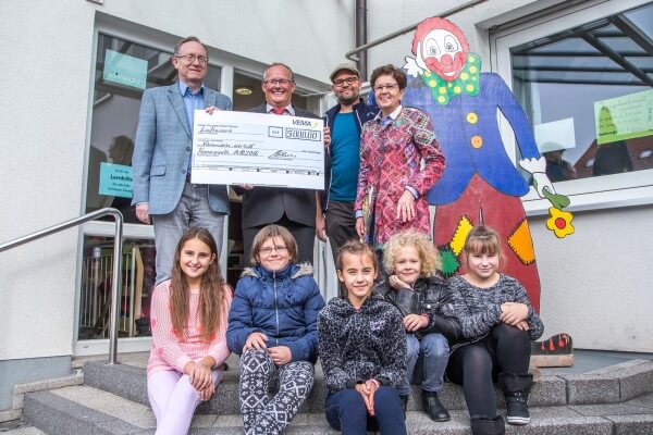 Spendenübergabe an den Kids-Treff