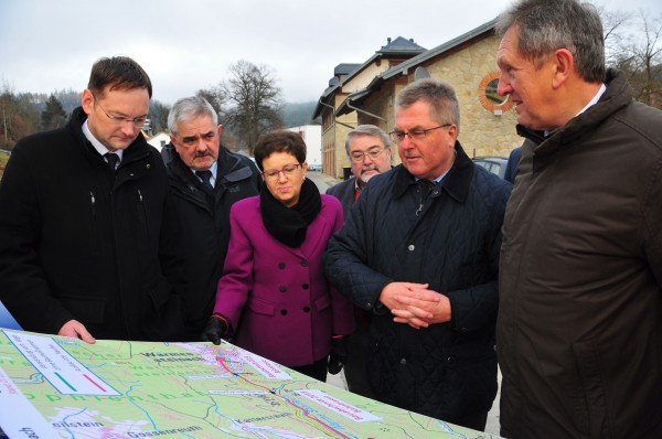 Bau- und Verkehrsminister Reichhart besichtige Radweg Weidenberg - Warmensteinach