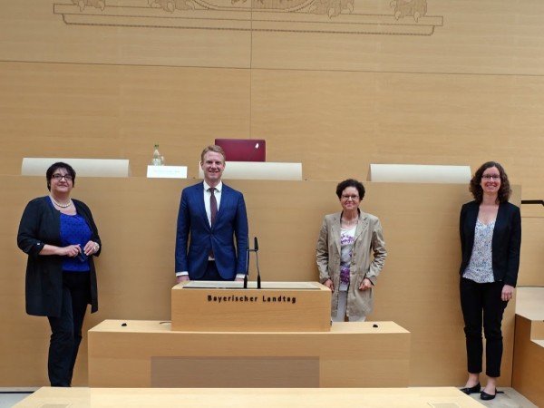 Bayerischer Integrationsrat im Landtag stellt das Mimi-Projekt vor